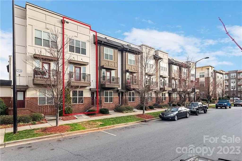 744 Seigle Point Dr - Photo 3 of 26