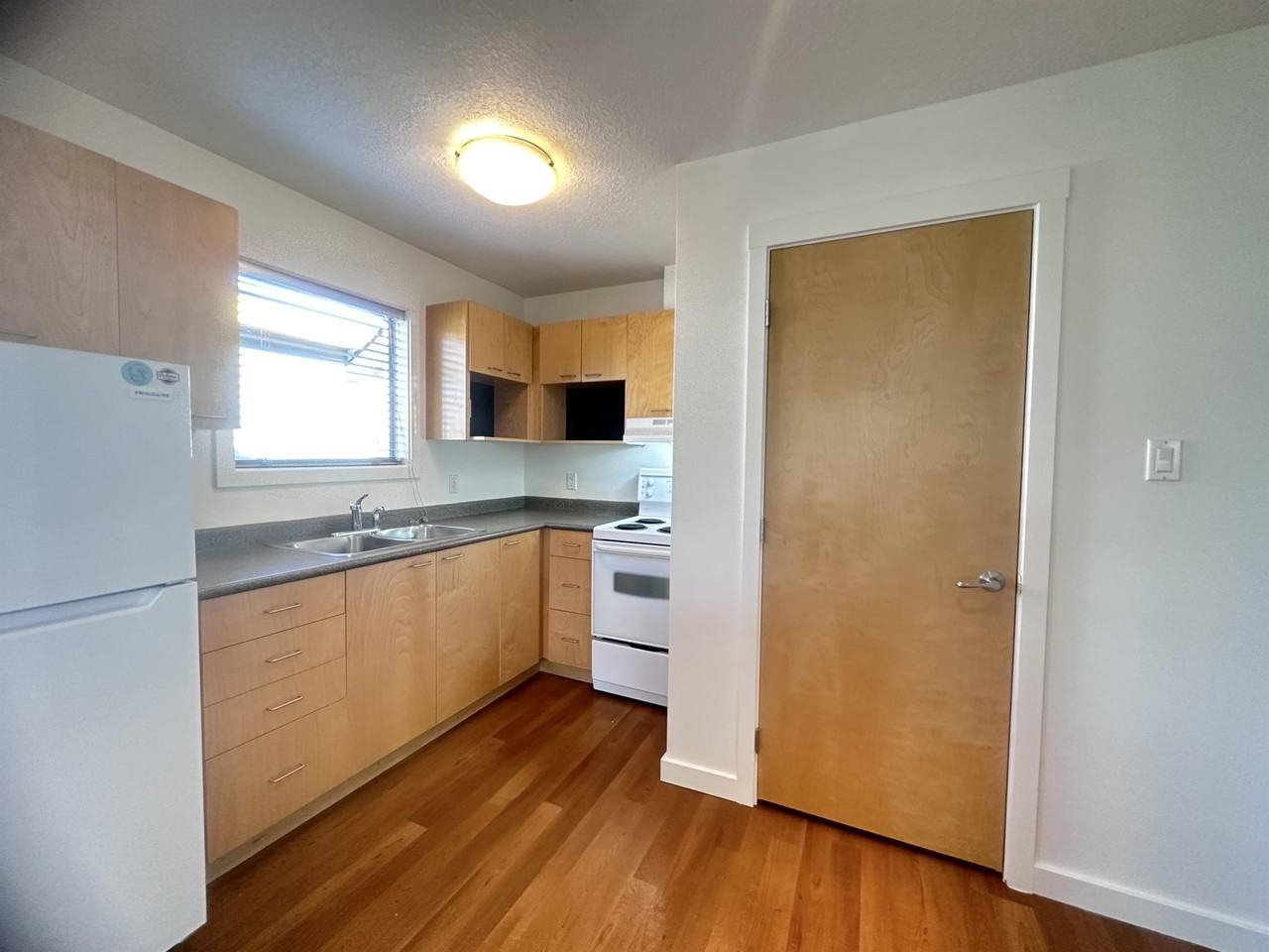 250 Selby Street #301 - Photo 3 of 10