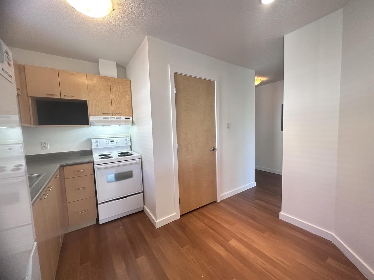 250 Selby Street #301 - Photo 6 of 10