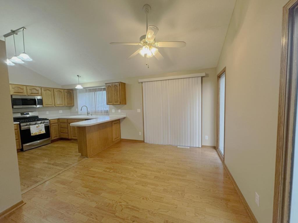 2107 Queen Dr - Photo 4 of 22