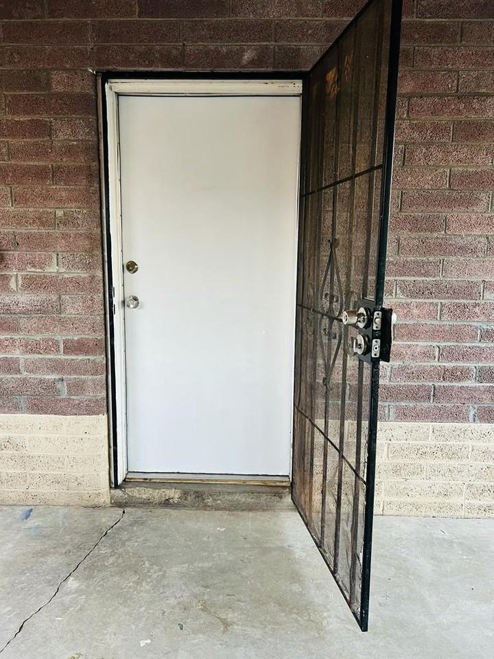 1578 E 21st St - Photo 5 of 14