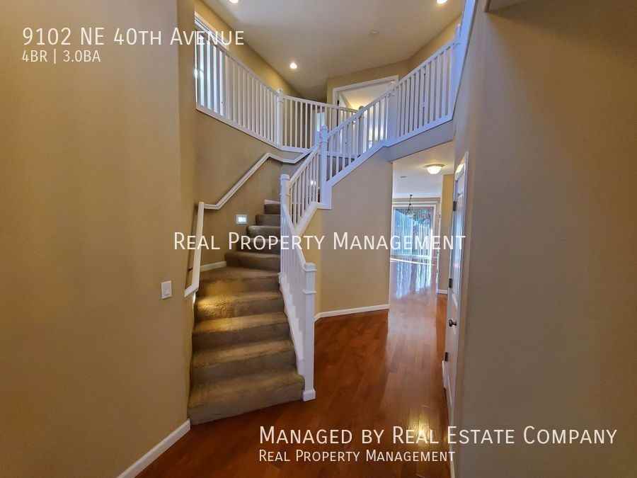 9102 Ne 40th Ave - Photo 3 of 50