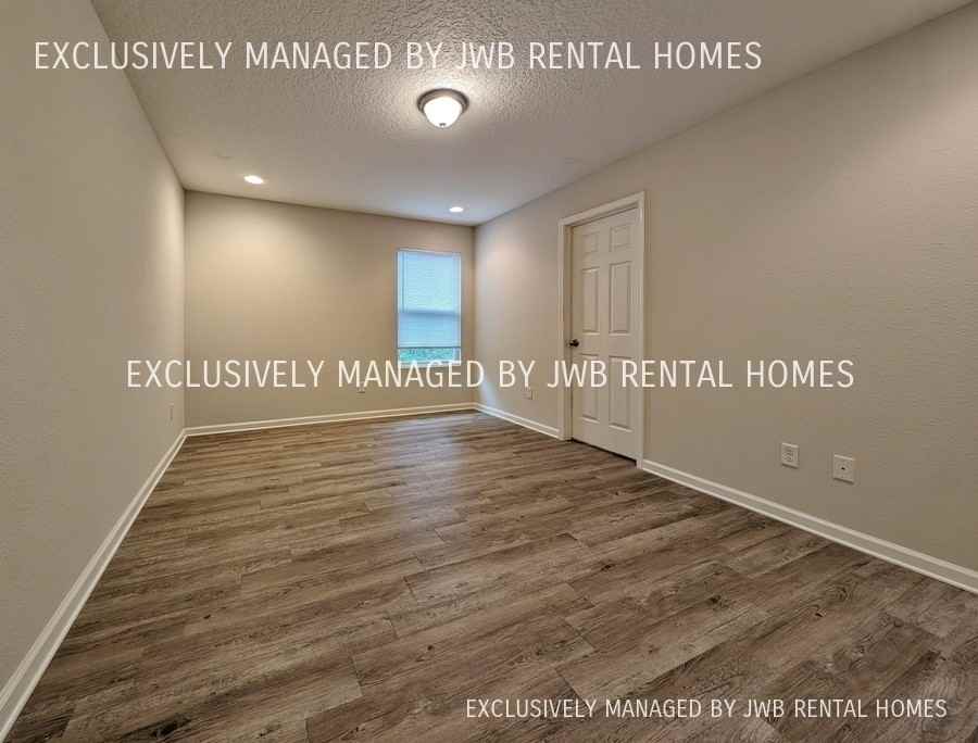 2520 March Hare Ln - Photo 2 of 8