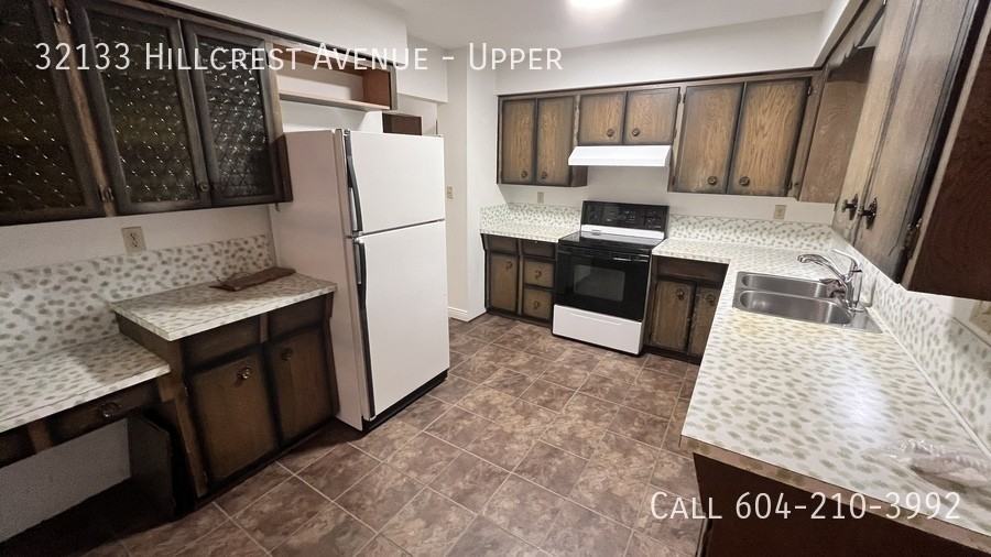 32133 Hillcrest Ave - Photo 2 of 12