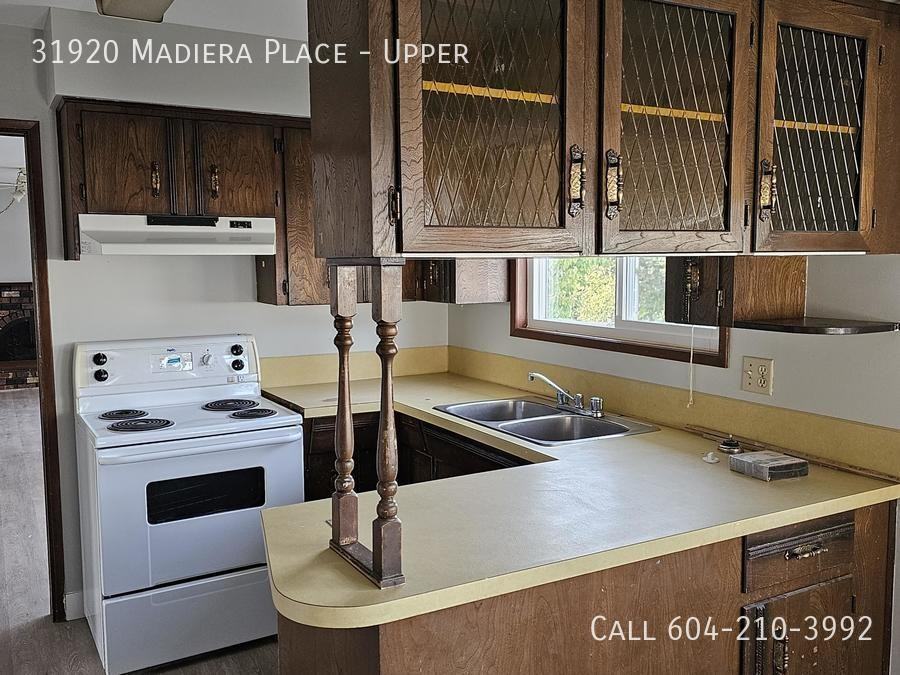 31920 Madiera Pl - Photo 2 of 26