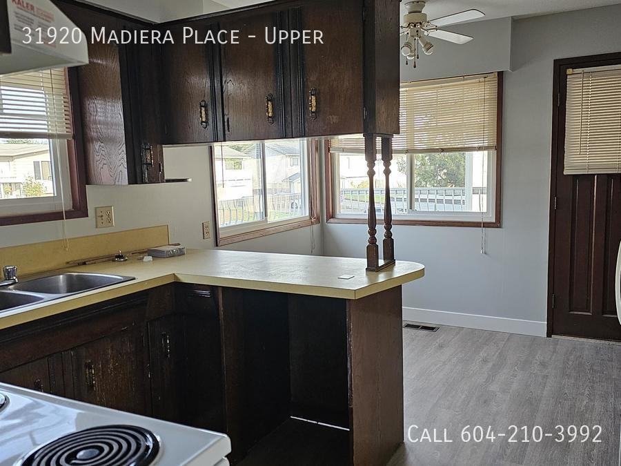31920 Madiera Pl - Photo 3 of 26