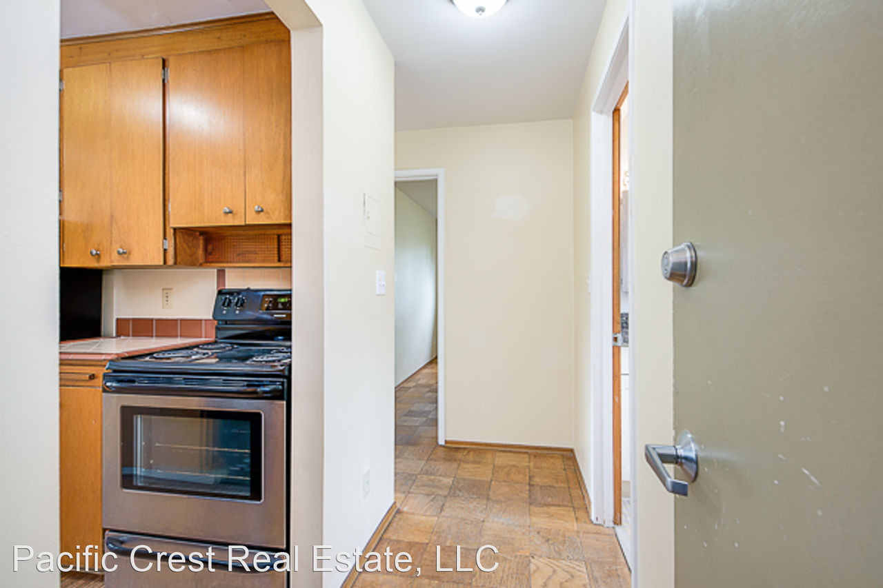 1718 14th Ave - Photo 2 of 26