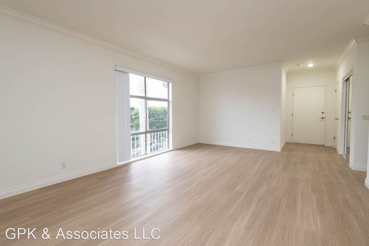 1738 Purdue Ave. - Photo 3 of 16