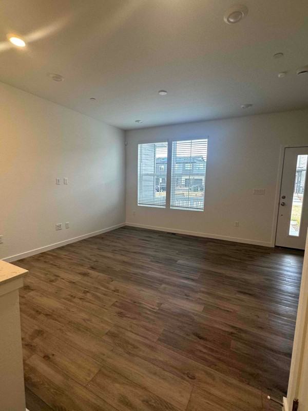 5396 Euclid Dr - Photo 5 of 20