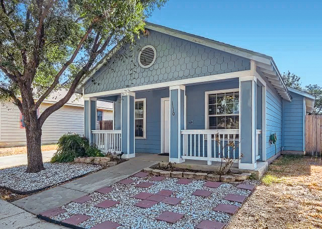 1110 Julia Ross St - Photo 2 of 19