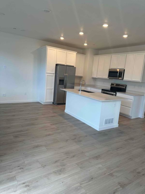 5392 Euclid Dr - Photo 5 of 20