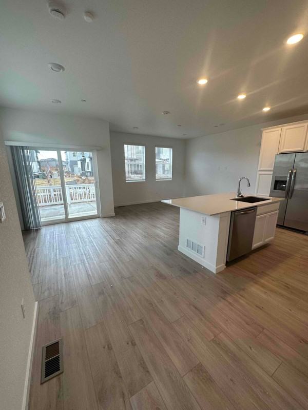 5392 Euclid Dr - Photo 6 of 20