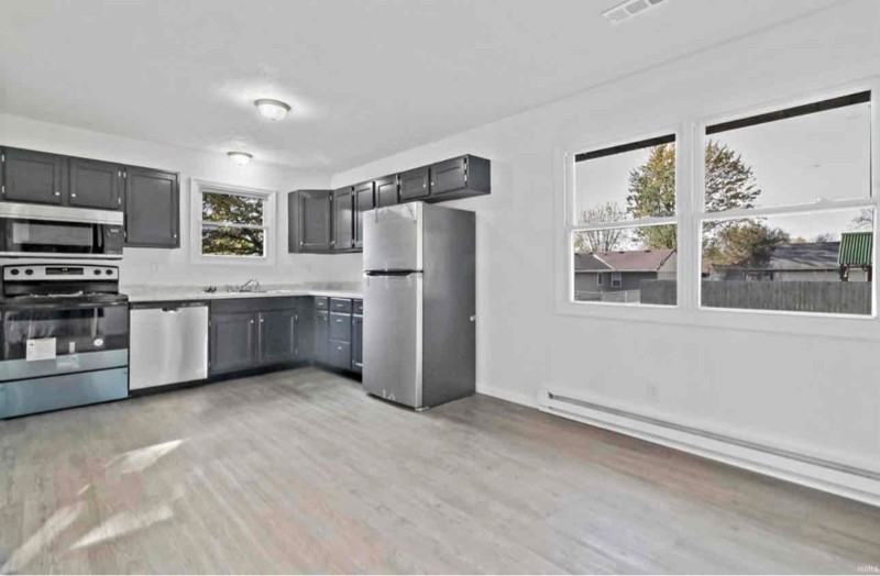 604 S 10th St - Photo 3 of 14