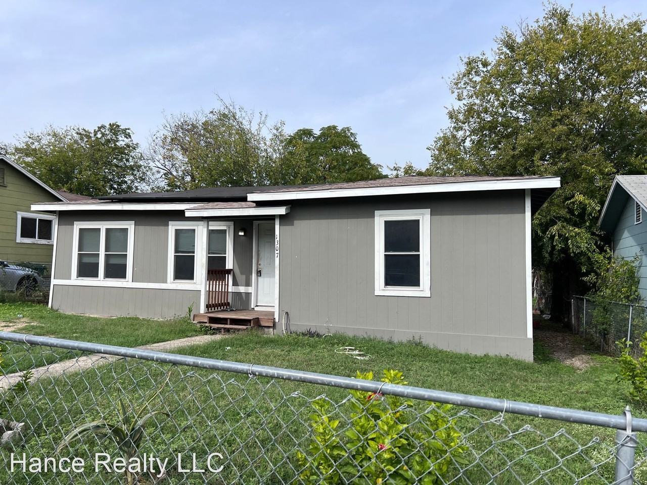 1307 W Hermosa Dr - Photo 2 of 11