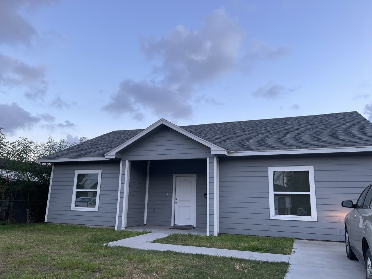 1548 E Van Buren St #NA - Photo 2 of 14