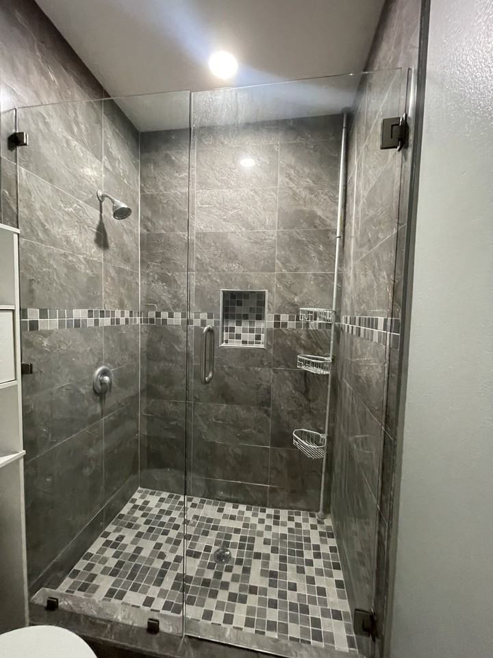 1548 E Van Buren St #NA - Photo 3 of 14