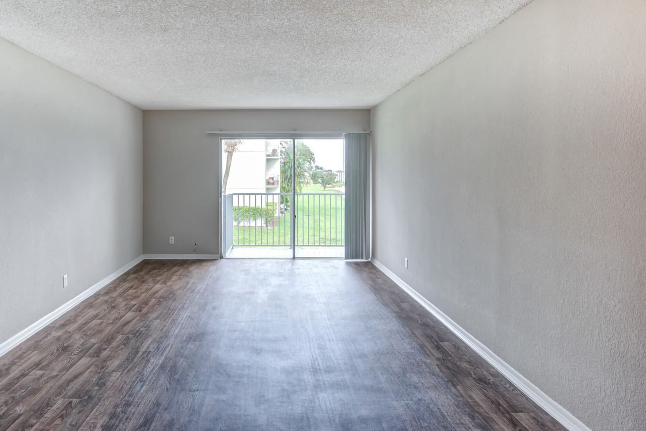 Costa Del Lago - Photo 6 of 16