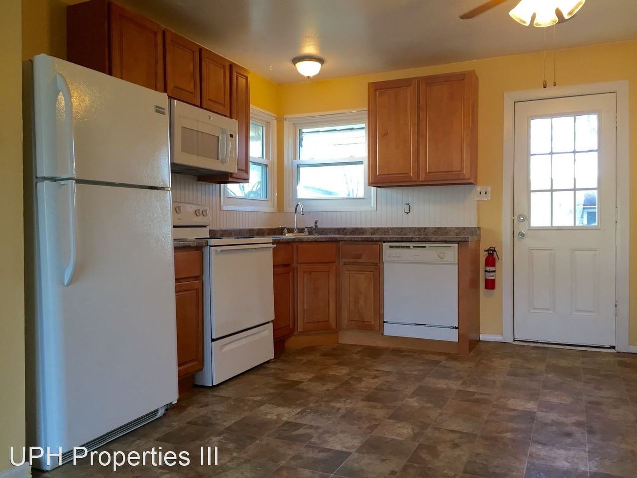 2508 Green Ave - Photo 2 of 14