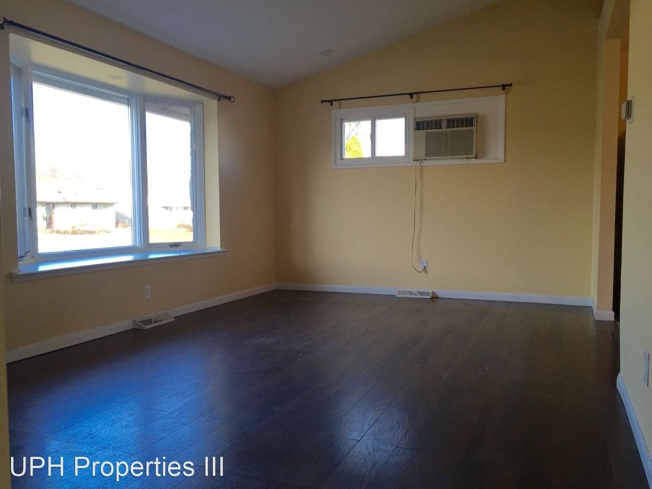 2508 Green Ave - Photo 3 of 14