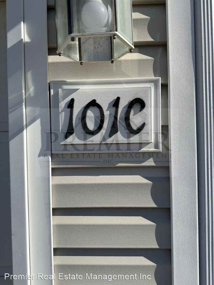 101 NE Dogwood-4-Plex - Photo 2 of 16