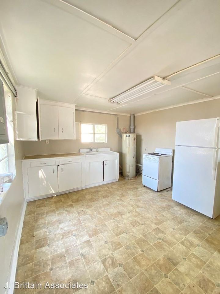 1332 Barry Street - Photo 2 of 7