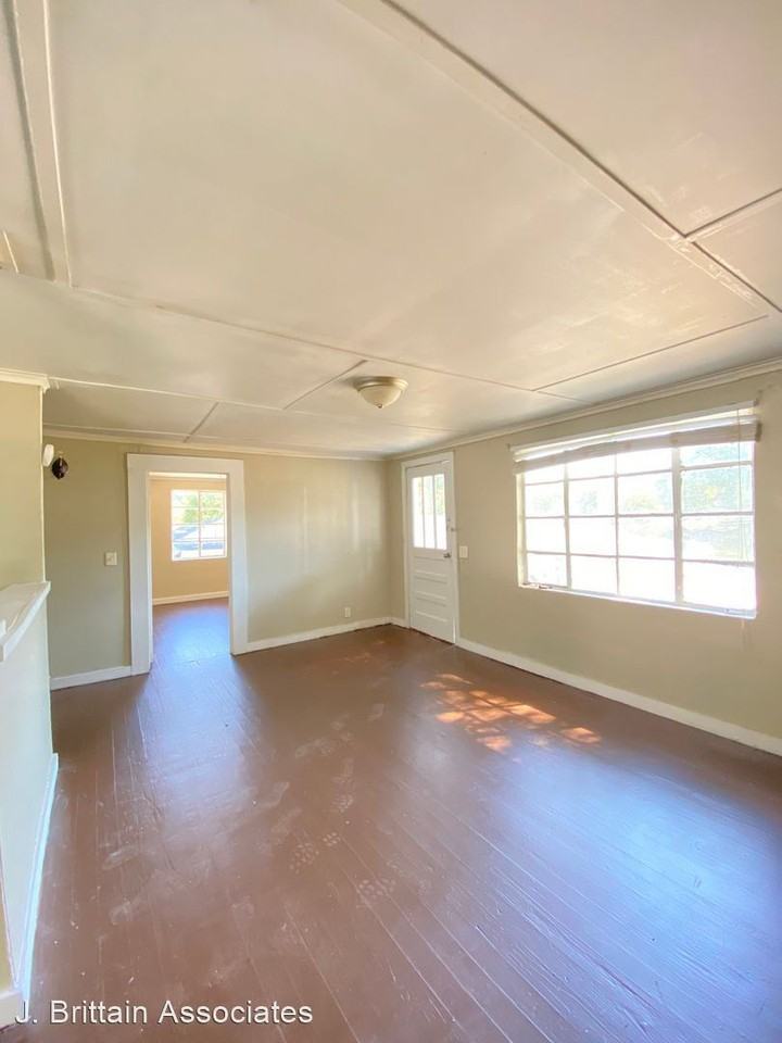 1332 Barry Street - Photo 3 of 7