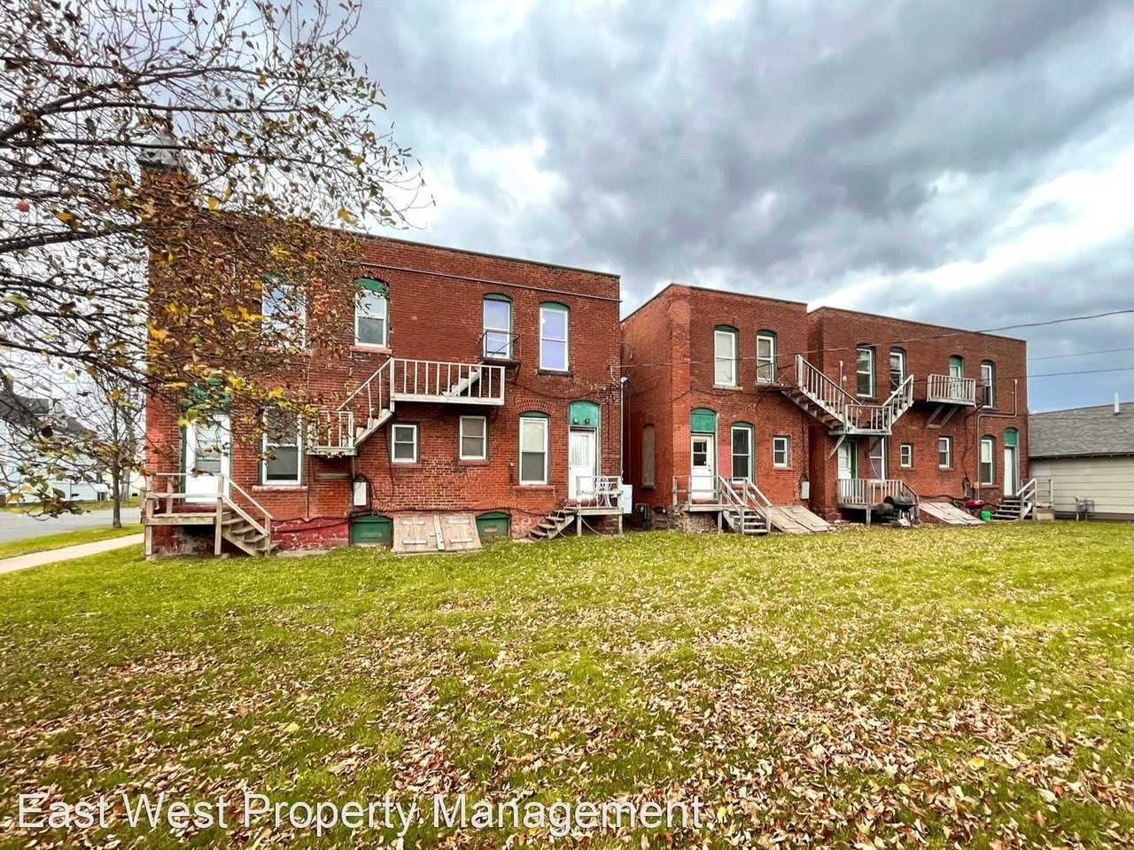 1222-1230 Hughitt Ave - Photo 2 of 10