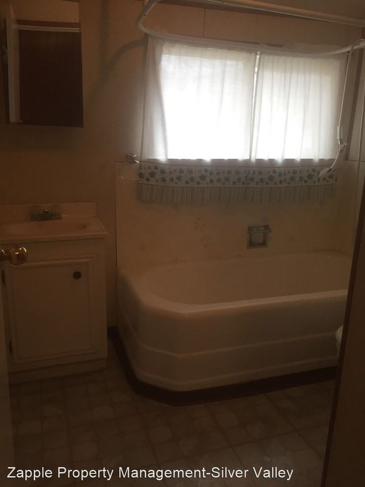 515/517 Elm St. - Photo 3 of 4