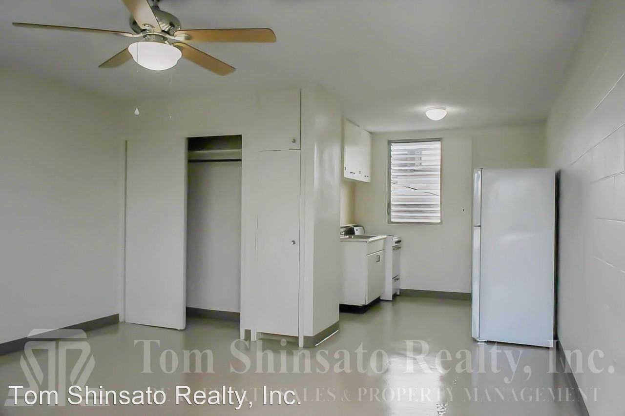 1216 Young Street - Photo 2 of 8