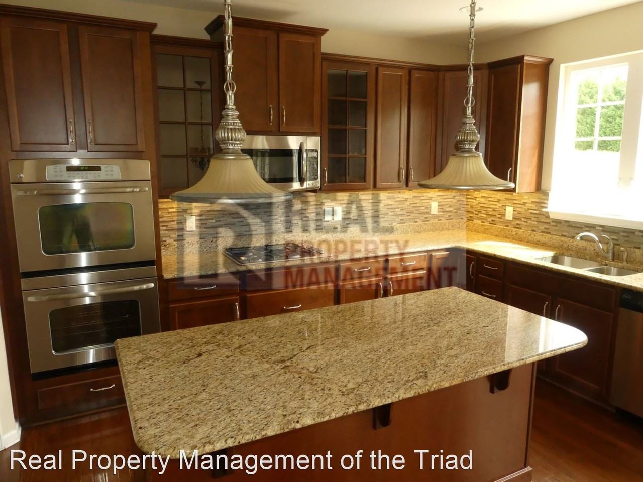 7783 Newhaven Dr - Photo 2 of 31