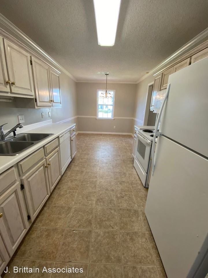 354 Cobblestone Way - Photo 2 of 18