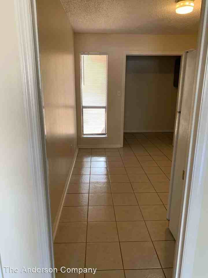 163A Pelham Dr - Photo 3 of 11