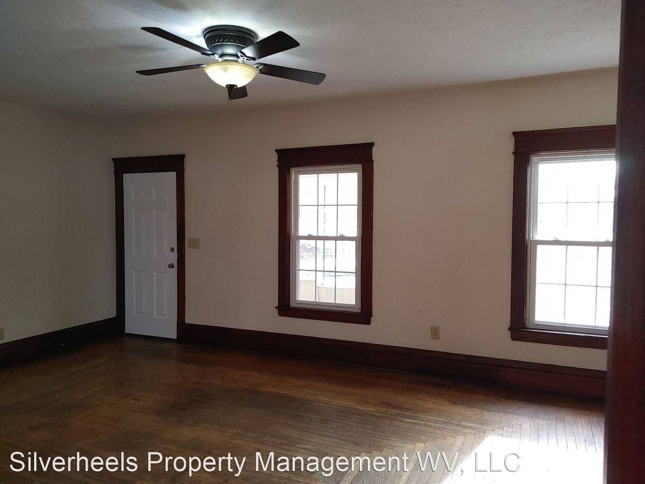 701 30th St - Photo 2 of 14