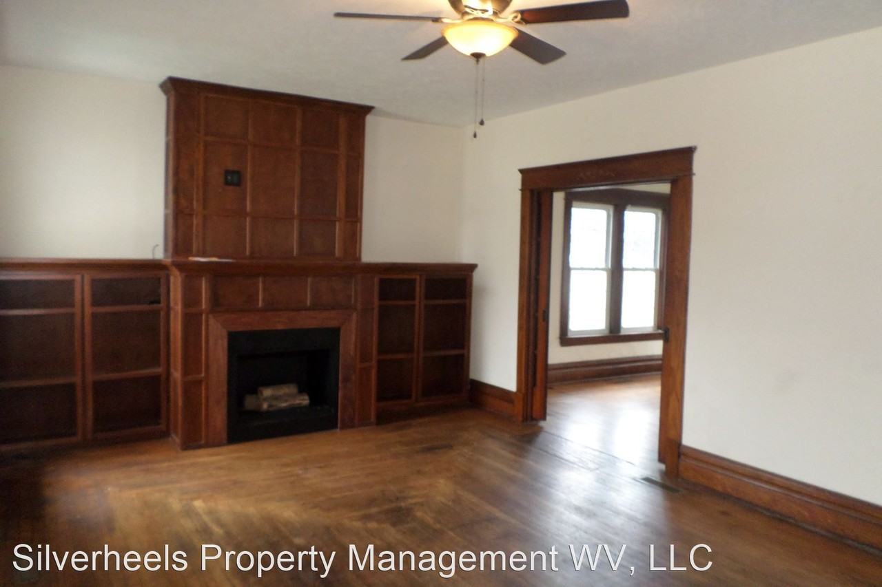 701 30th St - Photo 3 of 14