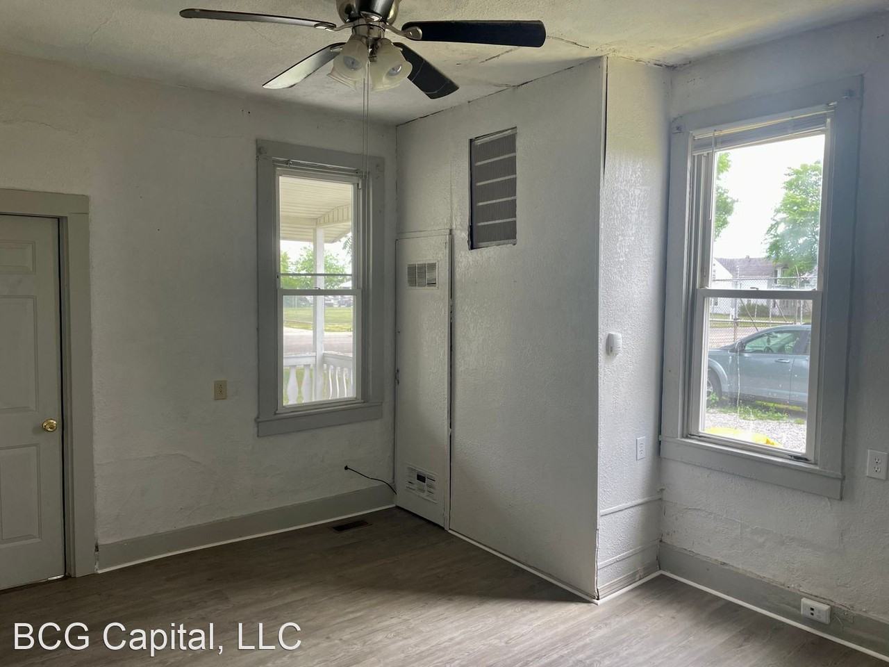 820/820.5 W Market St - Photo 3 of 9