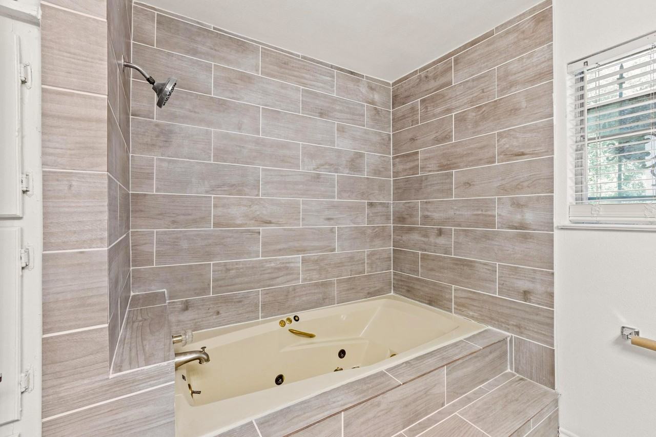 Serenade Ln - Photo 7 of 9