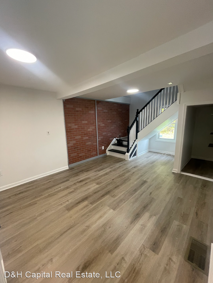 248 Dodge St. - Photo 2 of 9