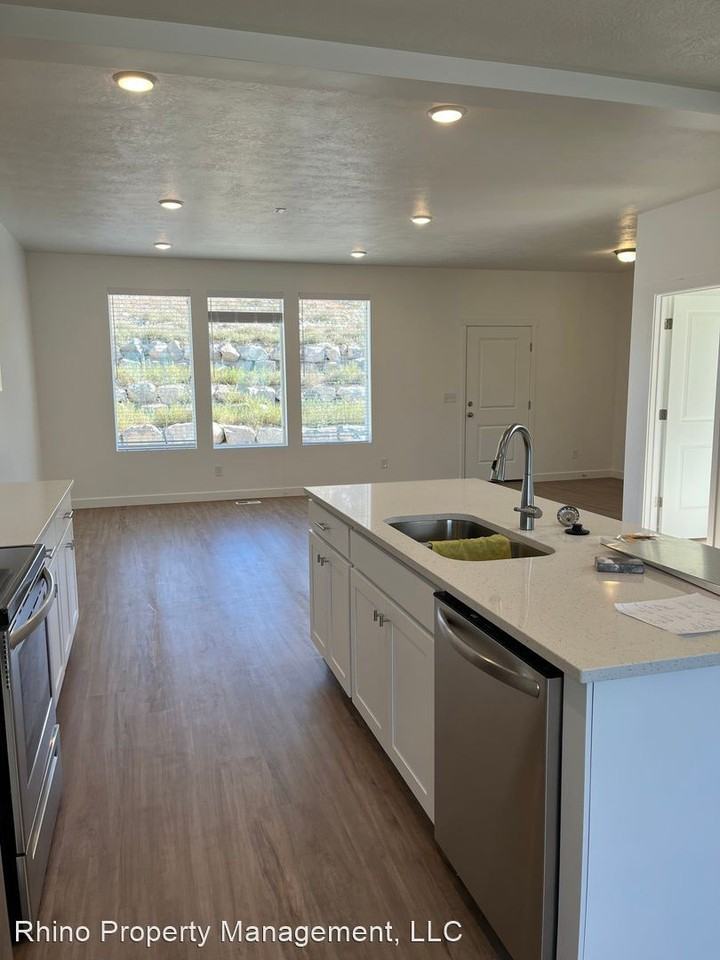 2738 - 2744 East Fir Lane - Photo 3 of 14