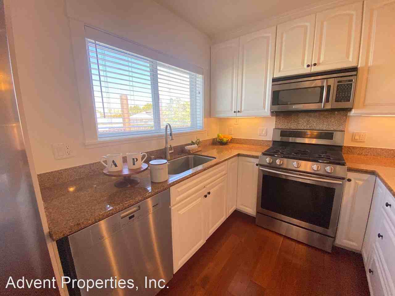 319 Castro St - Photo 2 of 18