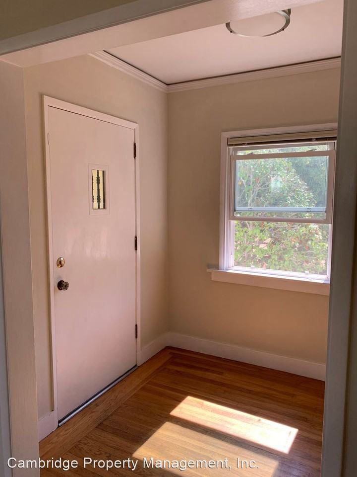 3890 Laguna Ave - Photo 3 of 15