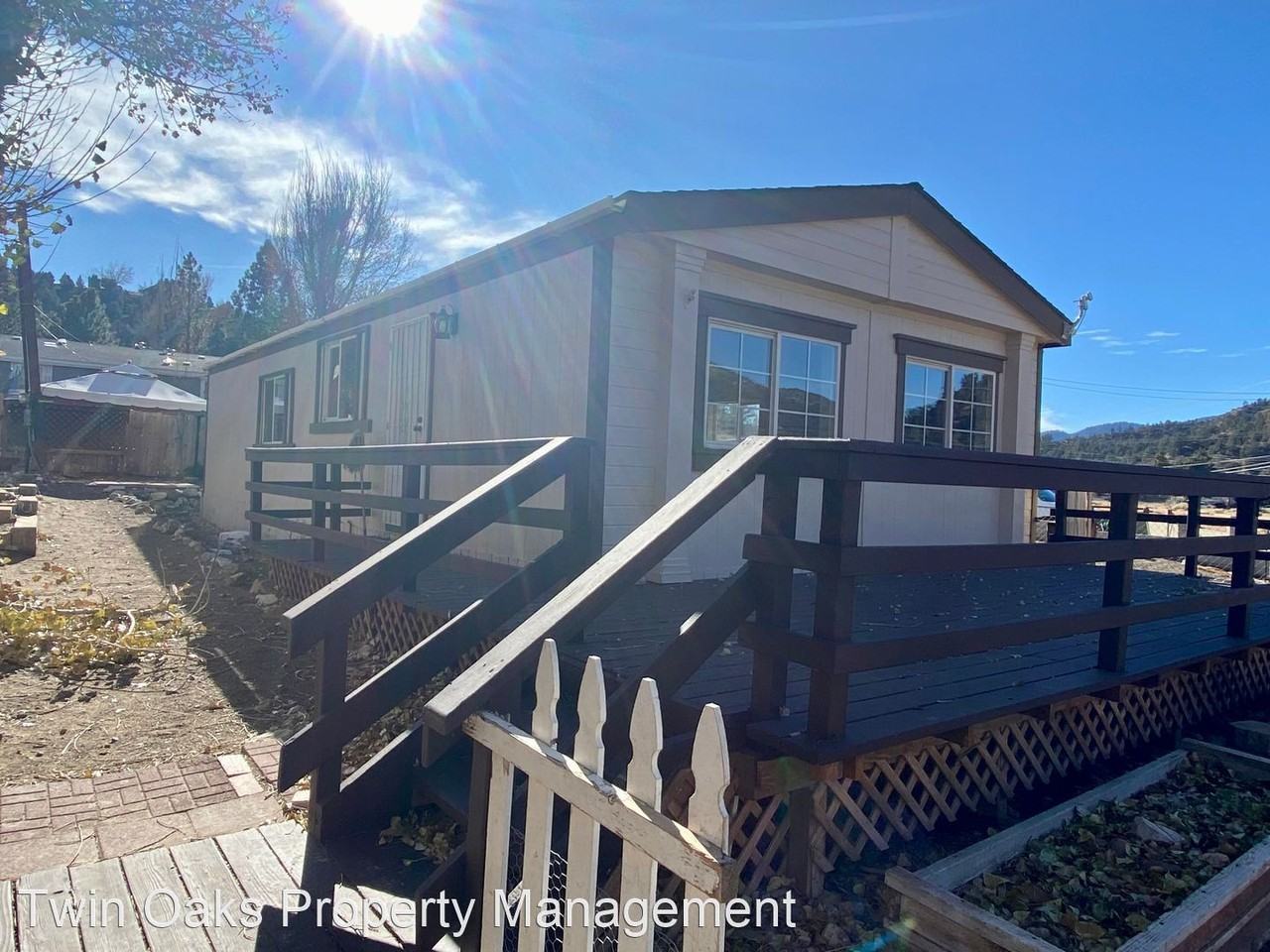 6840 Lakewood Dr - Photo 2 of 9