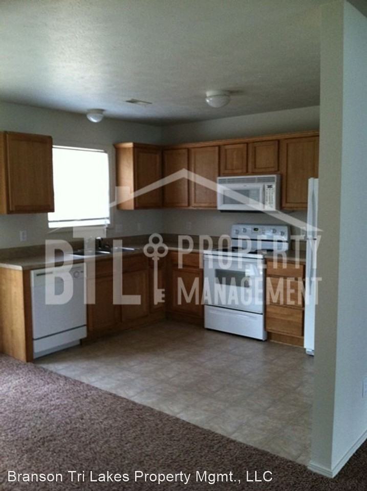 1019 Buck Ln - Photo 2 of 8