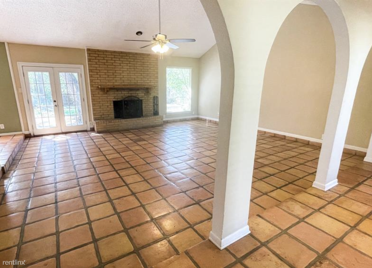 4805 Pony Chase - Photo 3 of 7