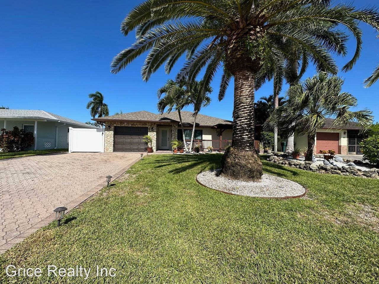 69 7th St - Photo 2 of 2