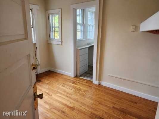 625 Potter St - Photo 2 of 9