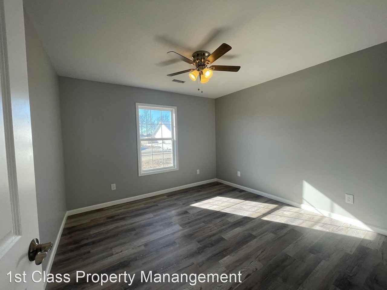 221 Macintosh Ln - Photo 2 of 9