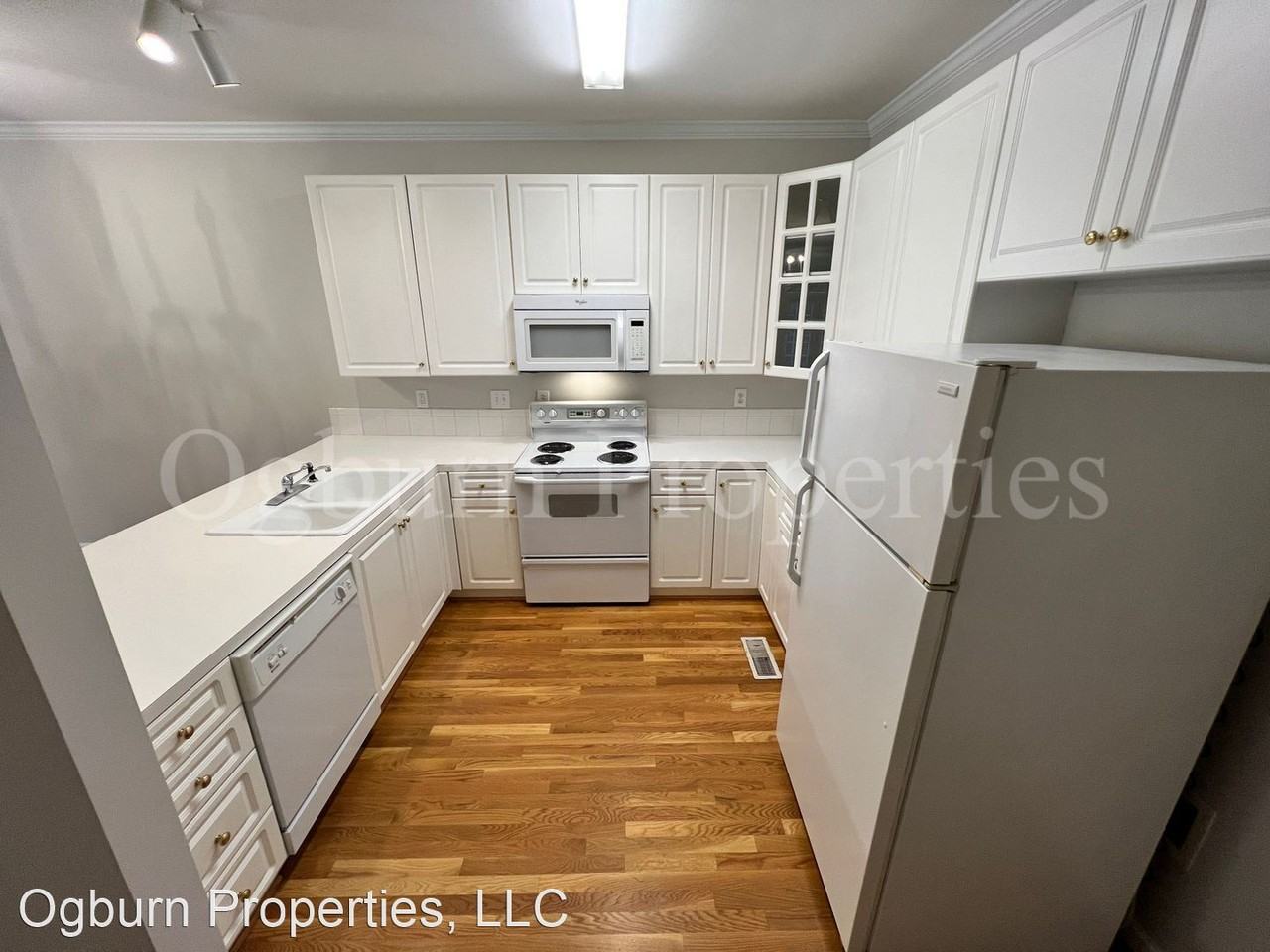 505 Sherwood Hills Dr - Photo 3 of 12