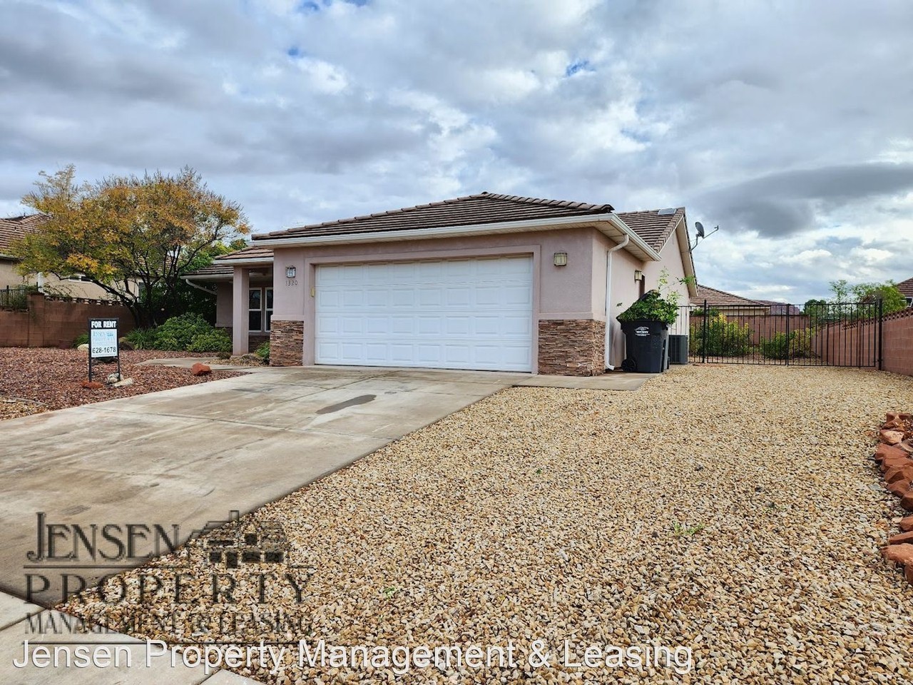 1320 N 1610 W - Photo 3 of 34