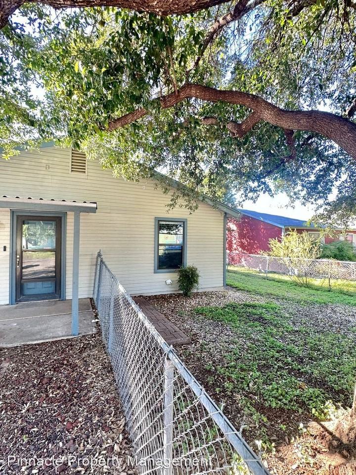 1153 Linda Lee - Photo 2 of 12