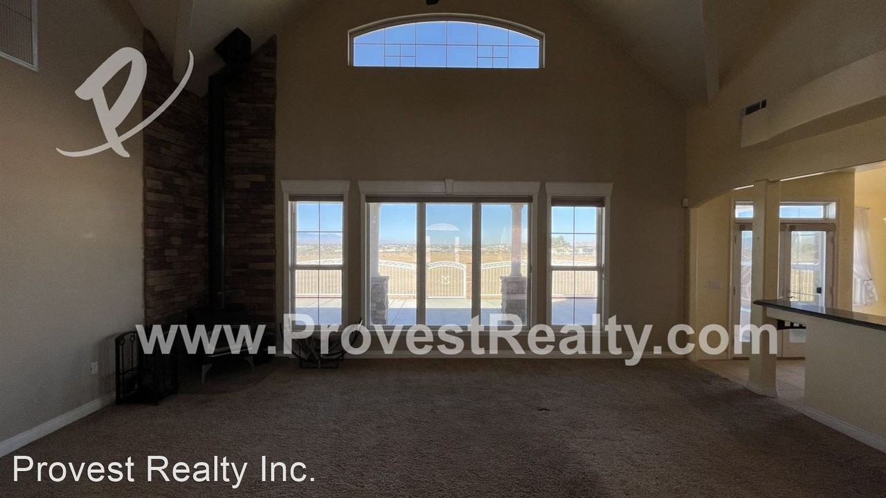 13838 Yuma Rd - Photo 3 of 24
